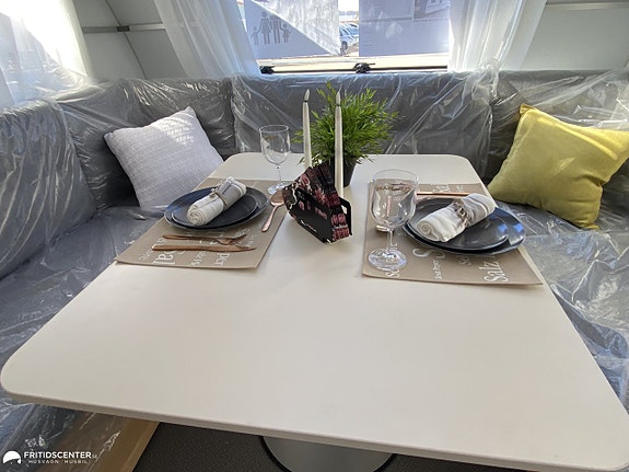 Adria Adora 753 UK *Barnkammare / AC på köpet* Ränta 3.95%* 4 of 21