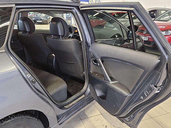 Toyota Avensis 12 of 15