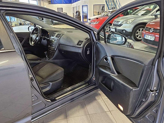 Toyota Avensis 14 of 15