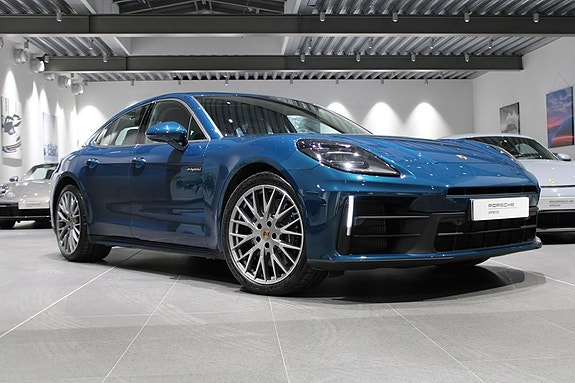 Porsche Panamera 4