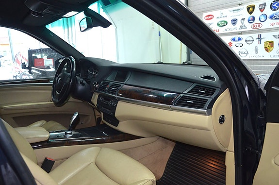 BMW X5 8 of 20