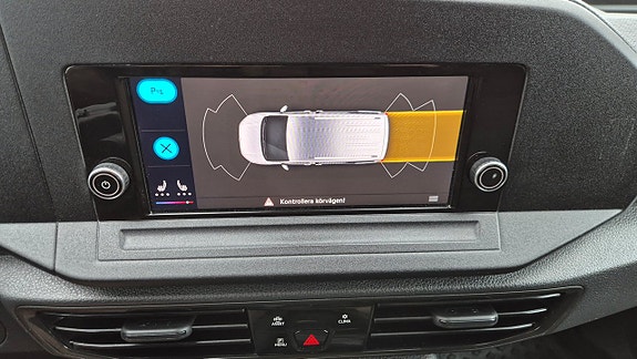Volkswagen Caddy Maxi 17 of 23