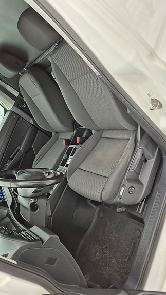 Volkswagen Caddy Maxi 13 of 23