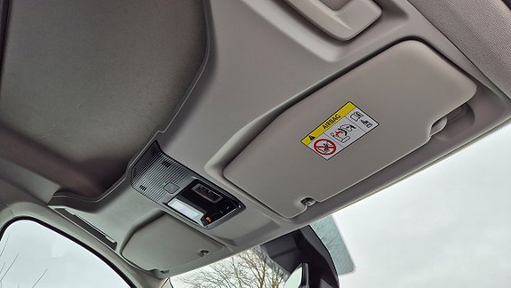 Volkswagen Caddy Maxi 16 of 23