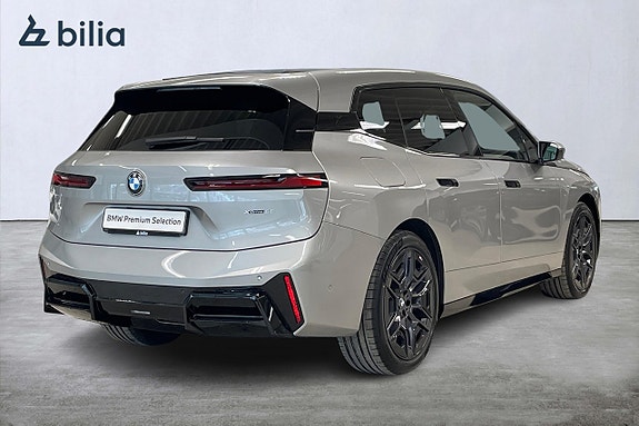 BMW iX 15 of 19