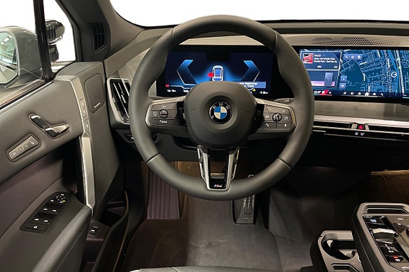 BMW iX 8 of 19