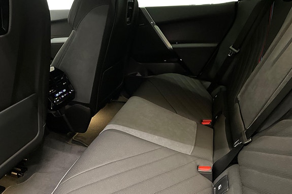 BMW iX 10 of 19