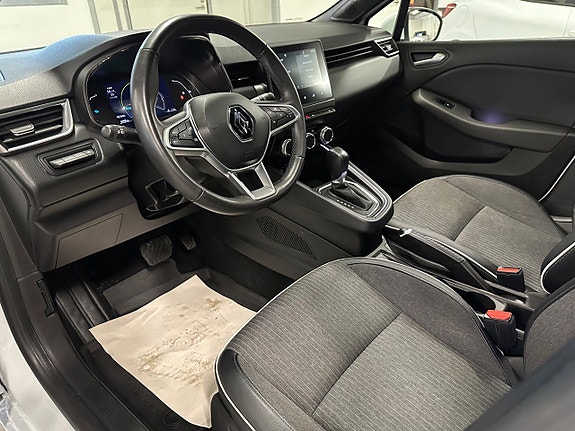 Renault Clio 10 of 21