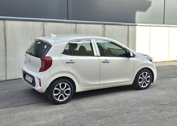 Kia Picanto 3 of 5