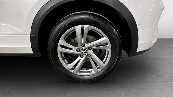 Volkswagen T-Roc 6 of 12