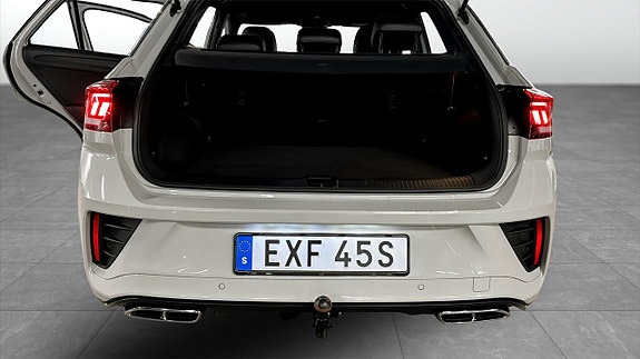 Volkswagen T-Roc 12 of 12