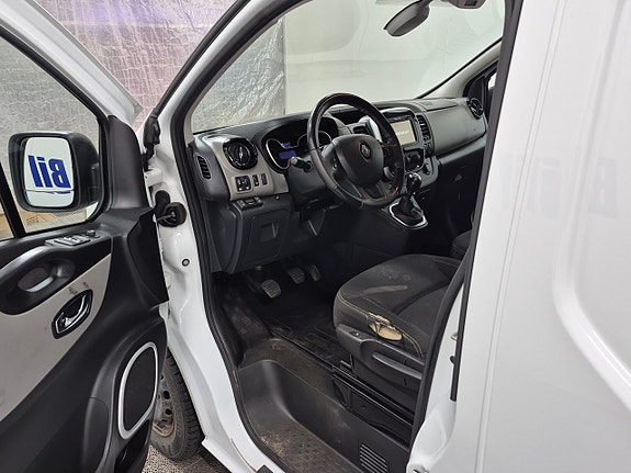 Renault Trafic 2 of 9