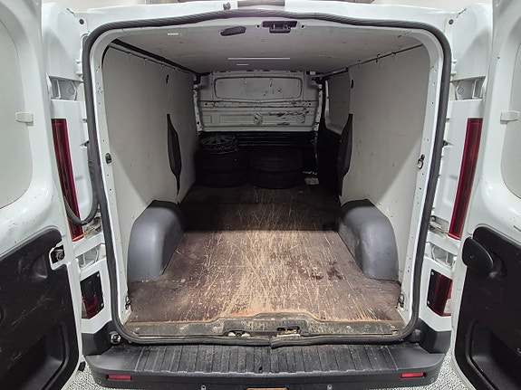 Renault Trafic 8 of 9