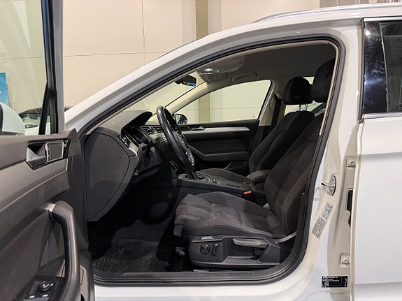 Volkswagen Passat 15 of 19