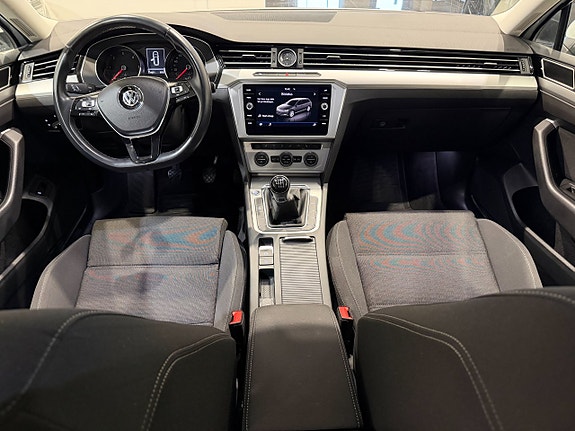 Volkswagen Passat 6 of 19