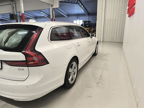 Volvo V90 4 of 10