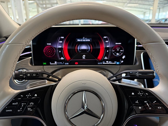 Mercedes-Benz E300 de 20 of 27