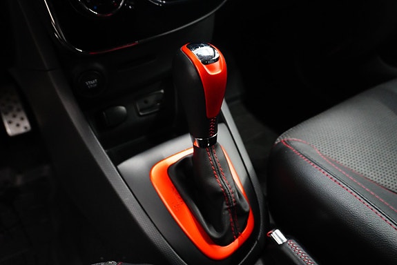 Renault Clio 21 of 25