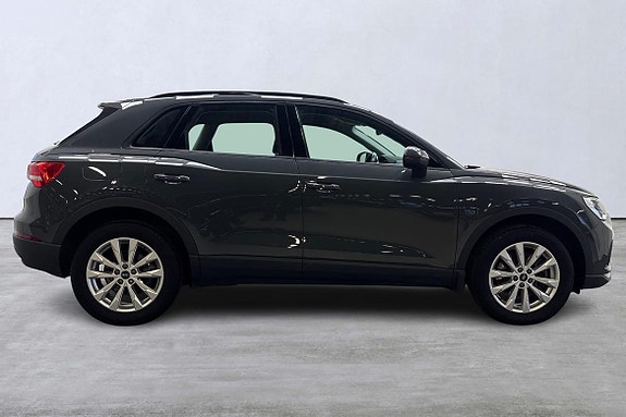 Audi Q3 3 of 5
