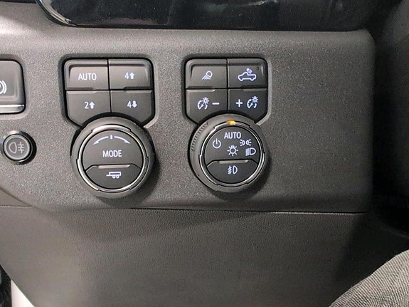 Chevrolet Silverado 1500 17 of 22