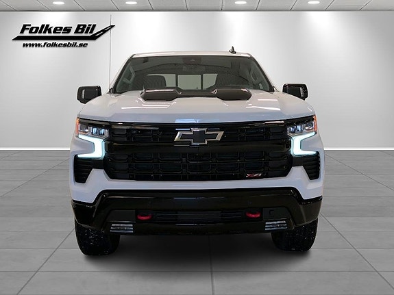 Chevrolet Silverado 1500 2 of 22