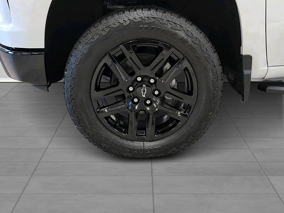 Chevrolet Silverado 1500 8 of 22