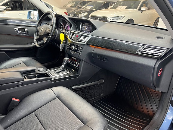 Mercedes-Benz E250 21 of 23