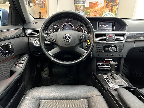 Mercedes-Benz E250 13 of 23
