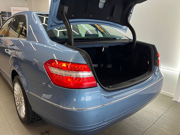 Mercedes-Benz E250 11 of 23