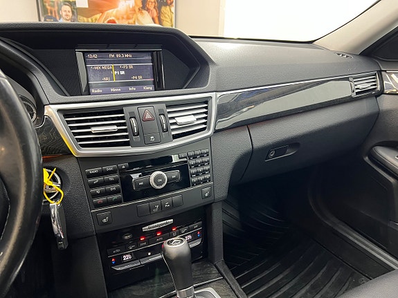 Mercedes-Benz E250 15 of 23