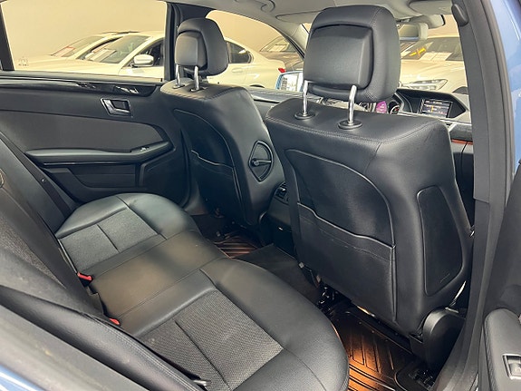 Mercedes-Benz E250 23 of 23