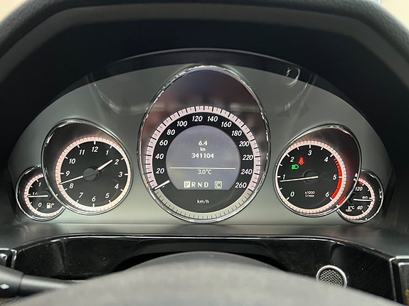 Mercedes-Benz E250 18 of 23
