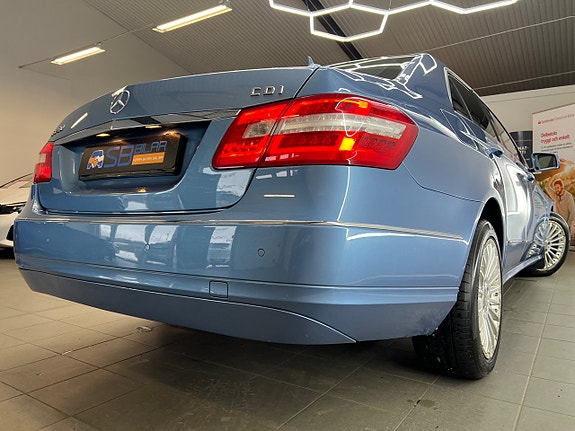 Mercedes-Benz E250 10 of 23