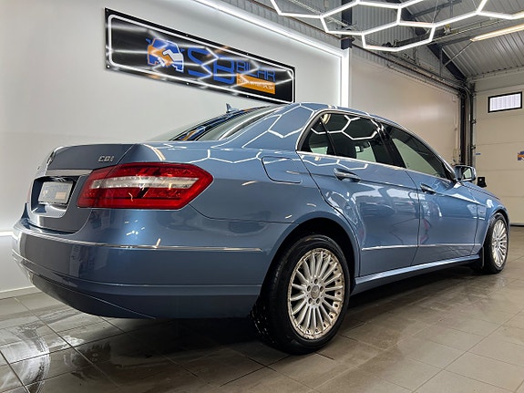 Mercedes-Benz E250 5 of 5