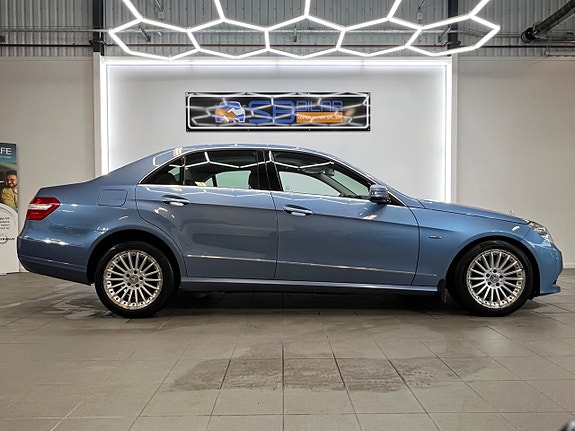 Mercedes-Benz E250 6 of 23