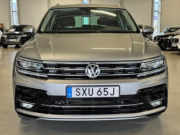 Volkswagen Tiguan 2 of 5