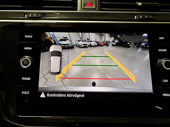 Volkswagen Tiguan 14 of 30