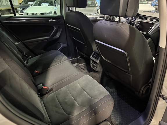 Volkswagen Tiguan 12 of 30