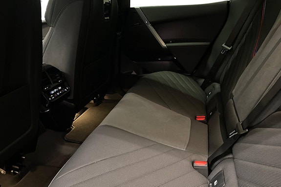 BMW iX 11 of 20