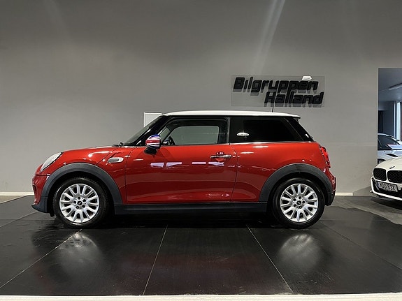 MINI Cooper 2 of 5