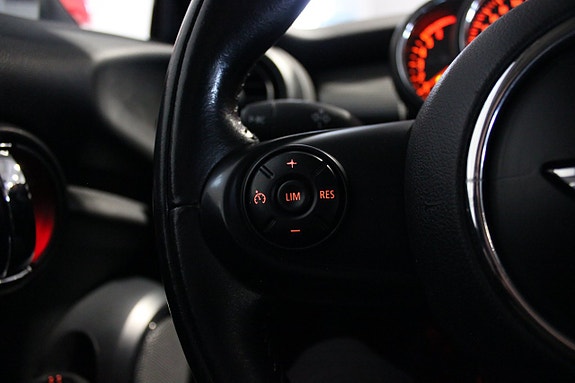 MINI Cooper 25 of 27