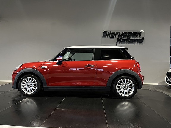 MINI Cooper 4 of 5