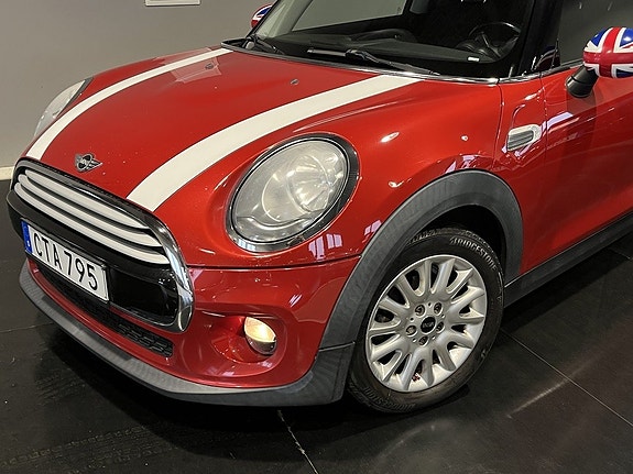 MINI Cooper 11 of 27