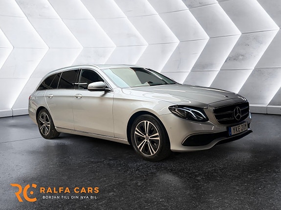 Mercedes-Benz E220 5 of 5