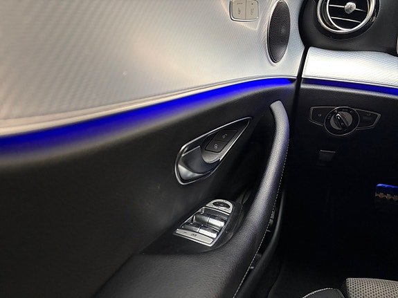Mercedes-Benz E220 17 of 17