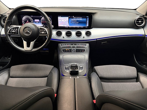 Mercedes-Benz E220 10 of 17