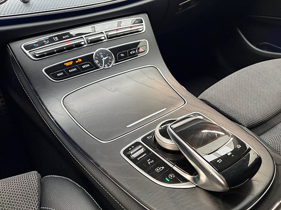 Mercedes-Benz E220 16 of 17