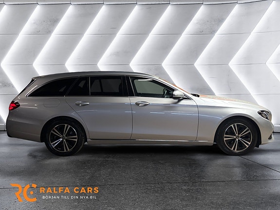 Mercedes-Benz E220 6 of 17