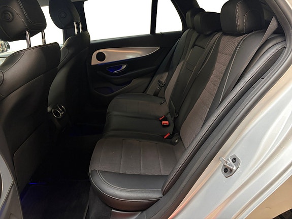 Mercedes-Benz E220 13 of 17