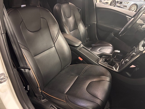 Volvo V40 Cross Country 7 of 10